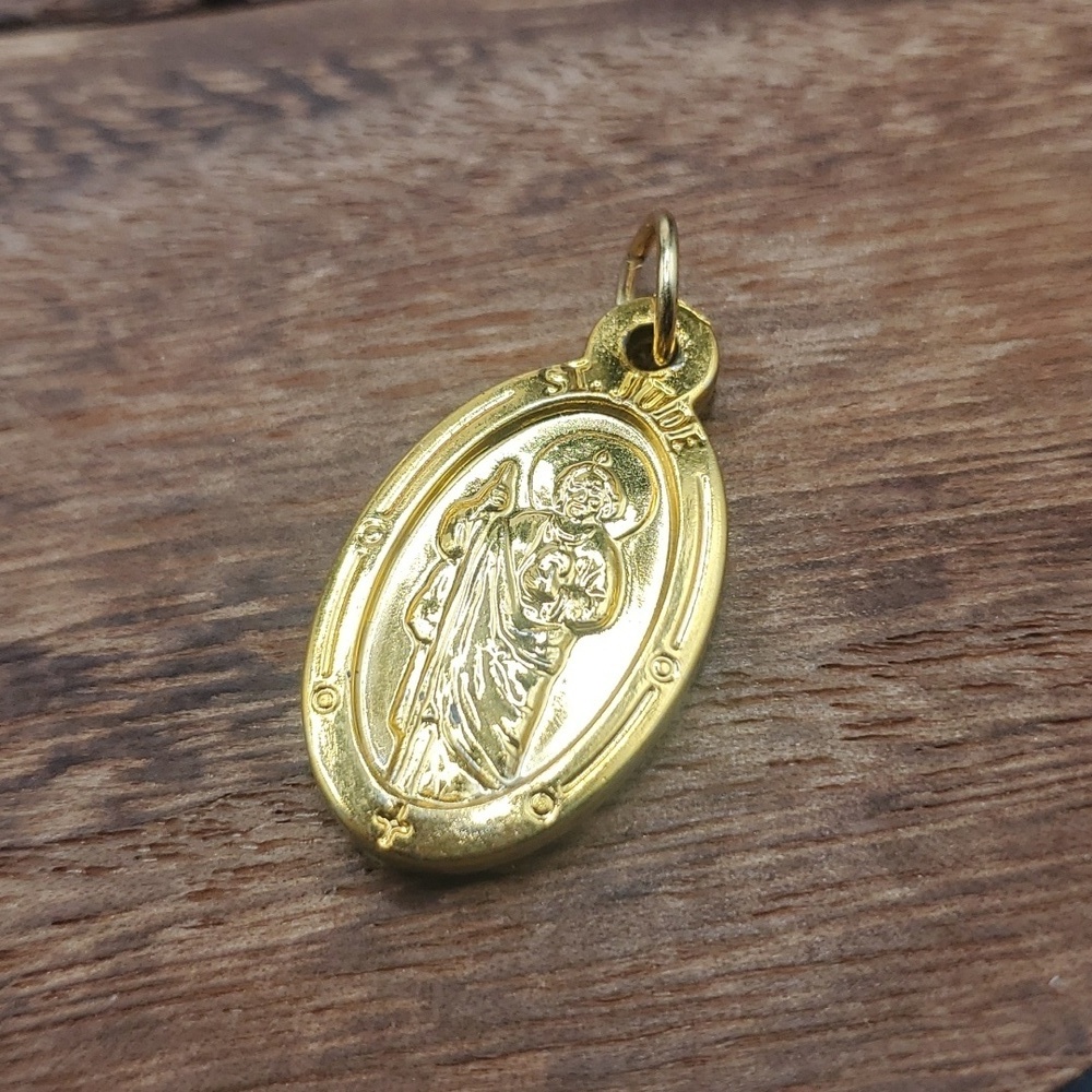 Pray for us religious token pendant‎